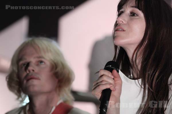 CHARLOTTE GAINSBOURG - 2012-05-21 - PARIS - La Cigale - 